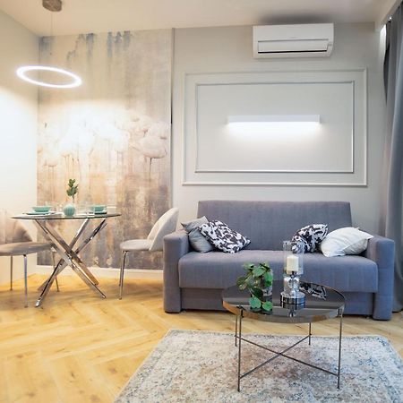 ורשה Targowa Bright Studio By Sofija מראה חיצוני תמונה
